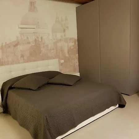 Gioiello Di Venezia, San Lio Venetië